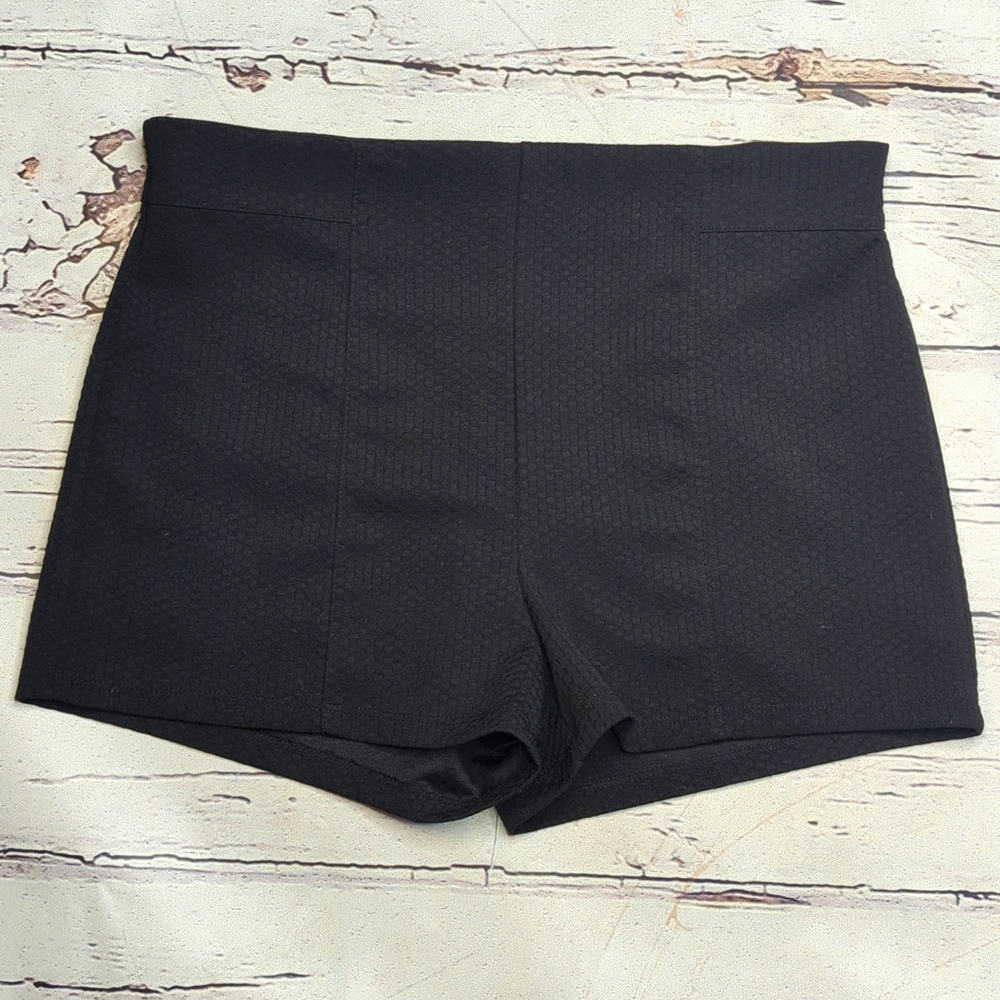 Forever 21 black dressy shorts